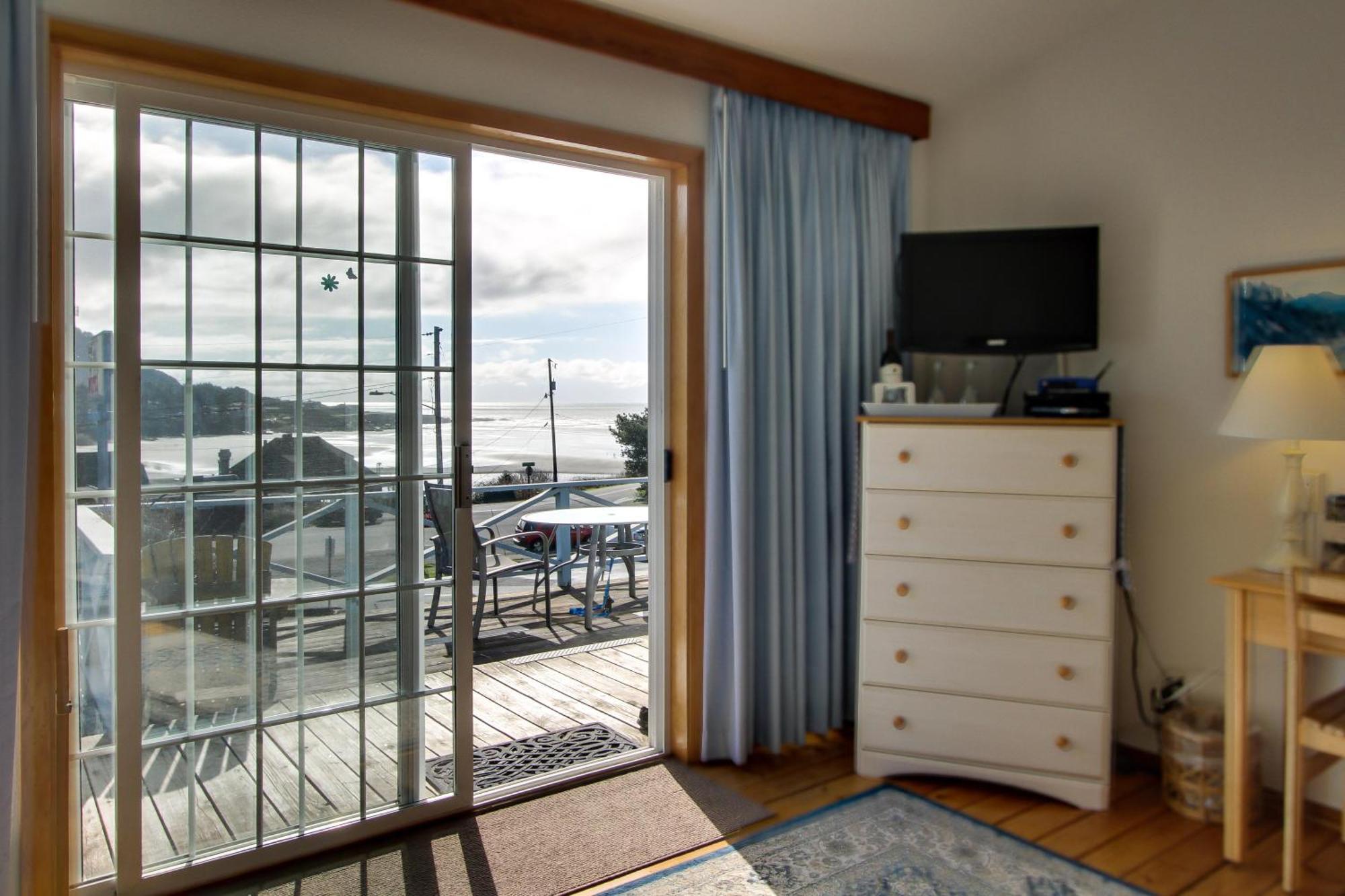 Ocean Cove Inn Яхатс Екстериор снимка