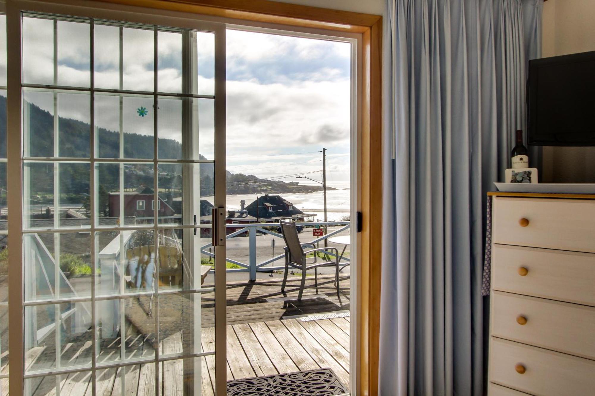 Ocean Cove Inn Яхатс Екстериор снимка