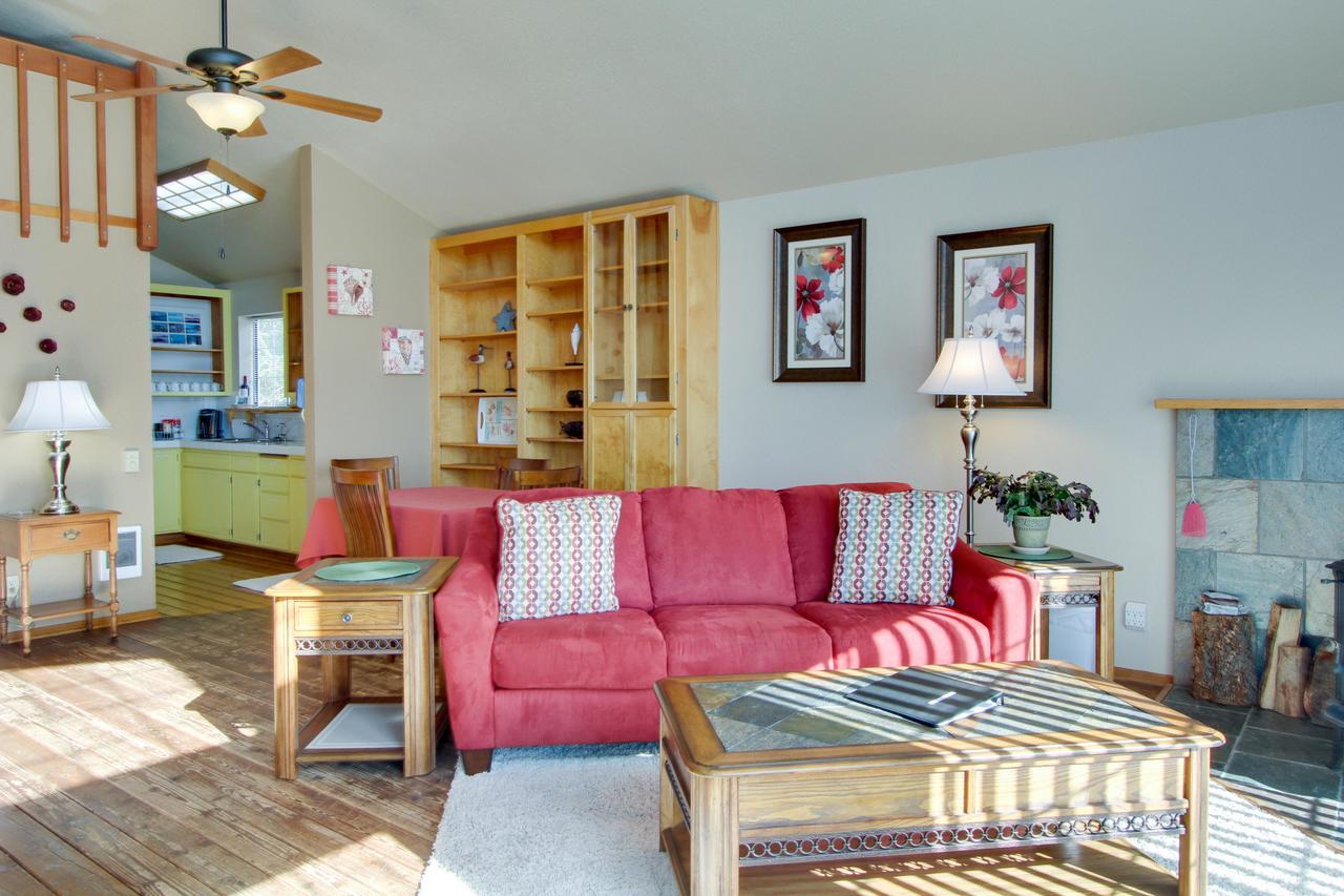 Ocean Cove Inn Яхатс Екстериор снимка